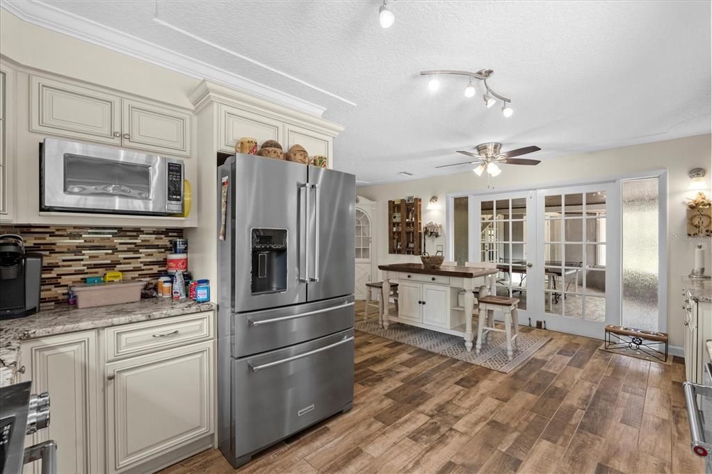 For Sale: $1,775,000 (4 beds, 3 baths, 2786 Square Feet)