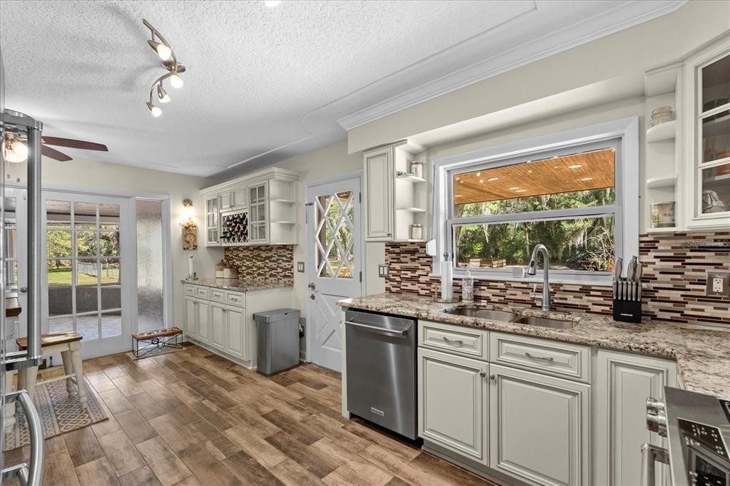 For Sale: $1,775,000 (4 beds, 3 baths, 2786 Square Feet)