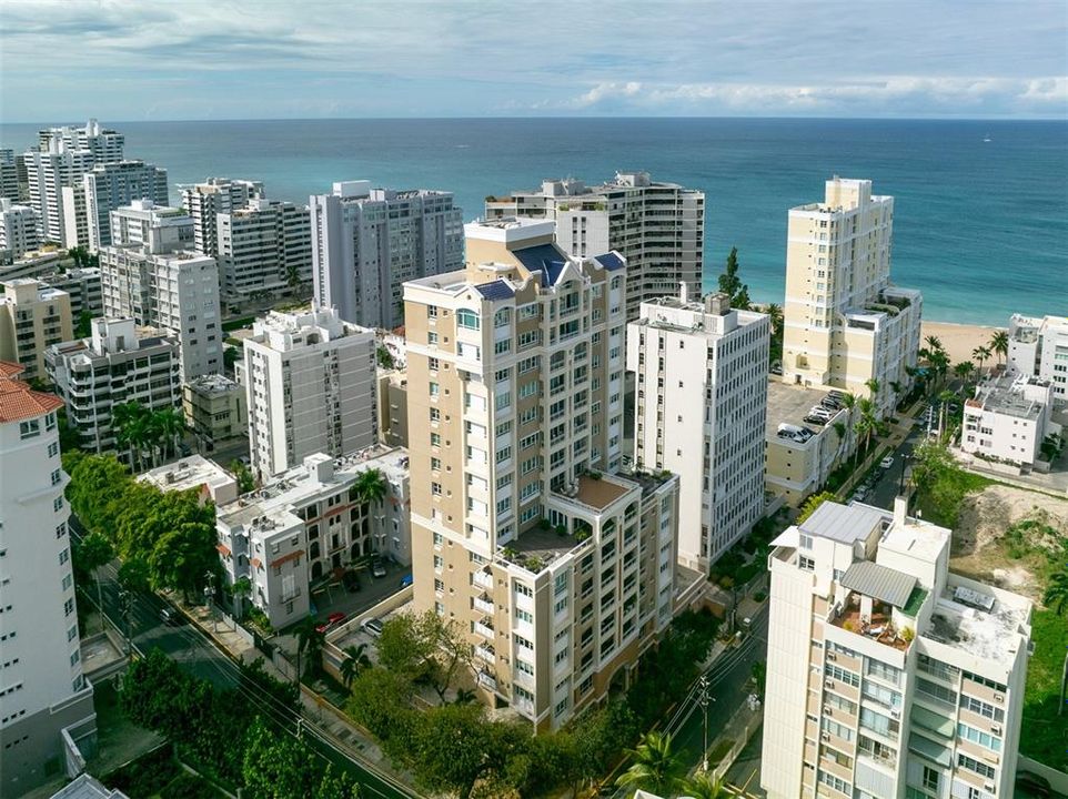 Recently Sold: $2,425,000 (4 beds, 2 baths, 3362 Square Feet)