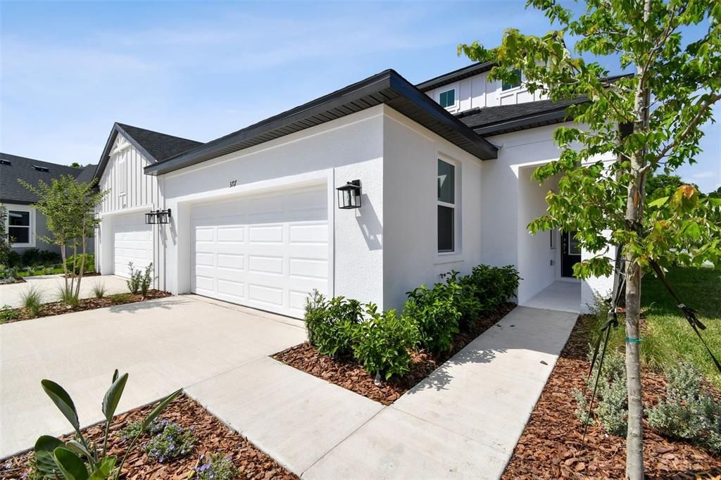 Recently Sold: $414,900 (2 beds, 2 baths, 1957 Square Feet)