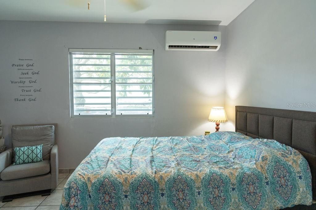 Activo con contrato: $450,000 (3 camas, 3 baños, 1500 Pies cuadrados)