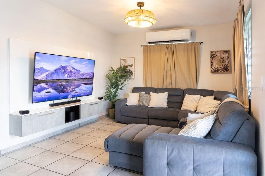 Activo con contrato: $450,000 (3 camas, 3 baños, 1500 Pies cuadrados)