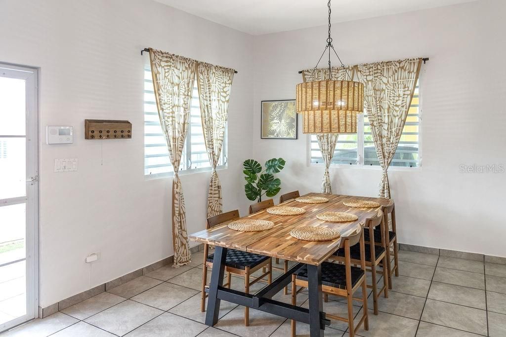 Activo con contrato: $450,000 (3 camas, 3 baños, 1500 Pies cuadrados)