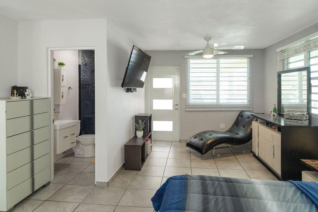 Activo con contrato: $450,000 (3 camas, 3 baños, 1500 Pies cuadrados)