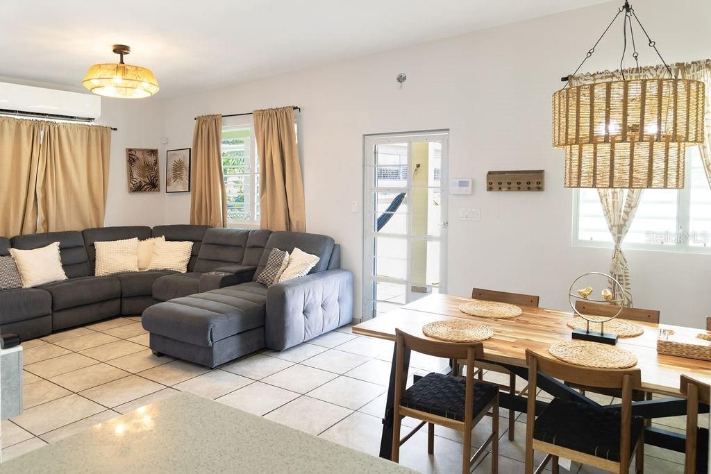 Activo con contrato: $450,000 (3 camas, 3 baños, 1500 Pies cuadrados)