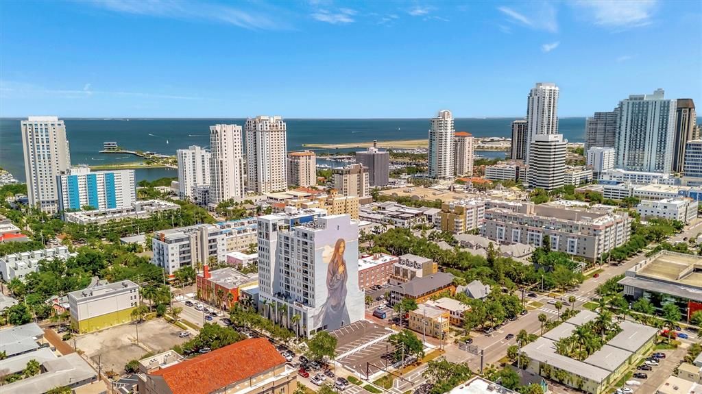 Active With Contract: $555,000 (3 beds, 2 baths, 1684 Square Feet)