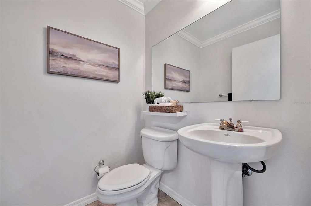 Active With Contract: $555,000 (3 beds, 2 baths, 1684 Square Feet)