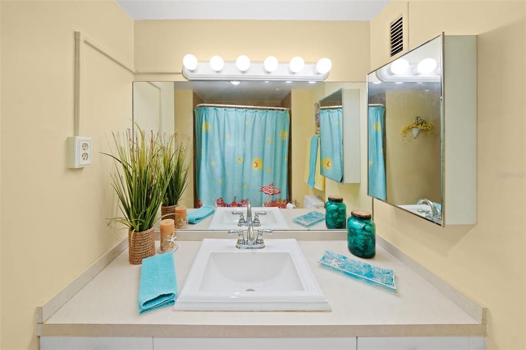 En Venta: $425,000 (2 camas, 1 baños, 1090 Pies cuadrados)