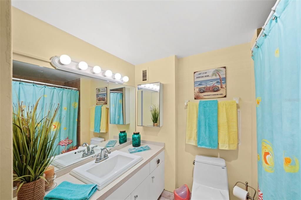 En Venta: $425,000 (2 camas, 1 baños, 1090 Pies cuadrados)