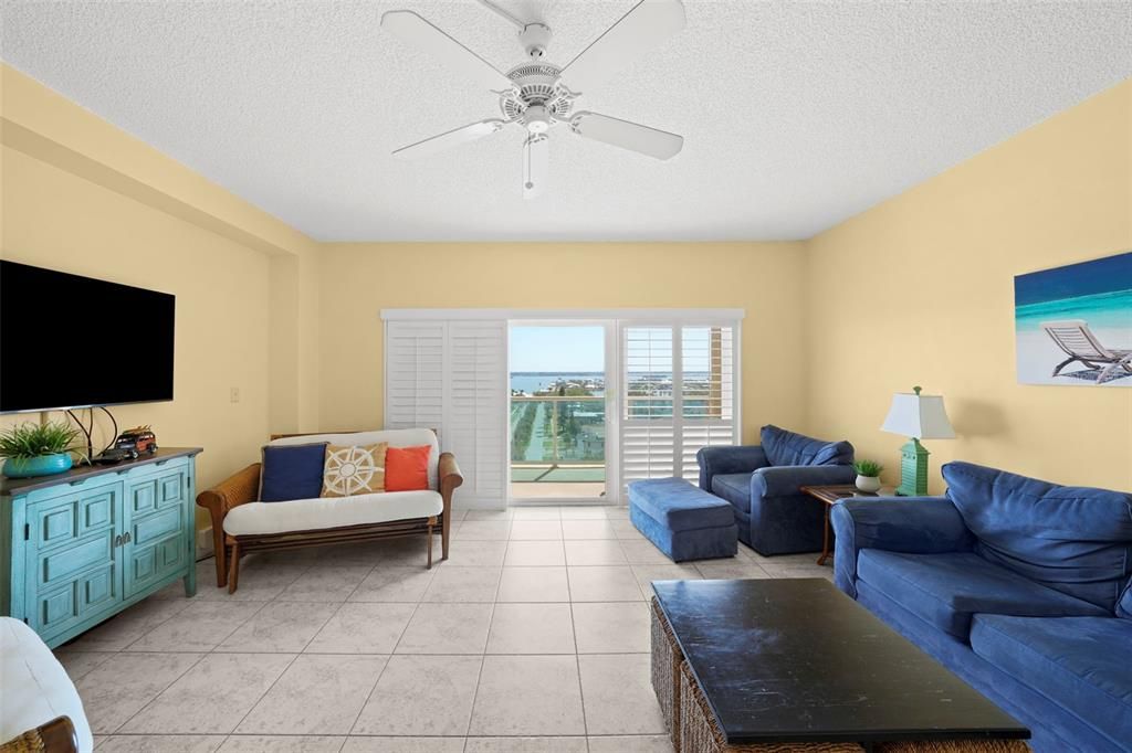 En Venta: $425,000 (2 camas, 1 baños, 1090 Pies cuadrados)