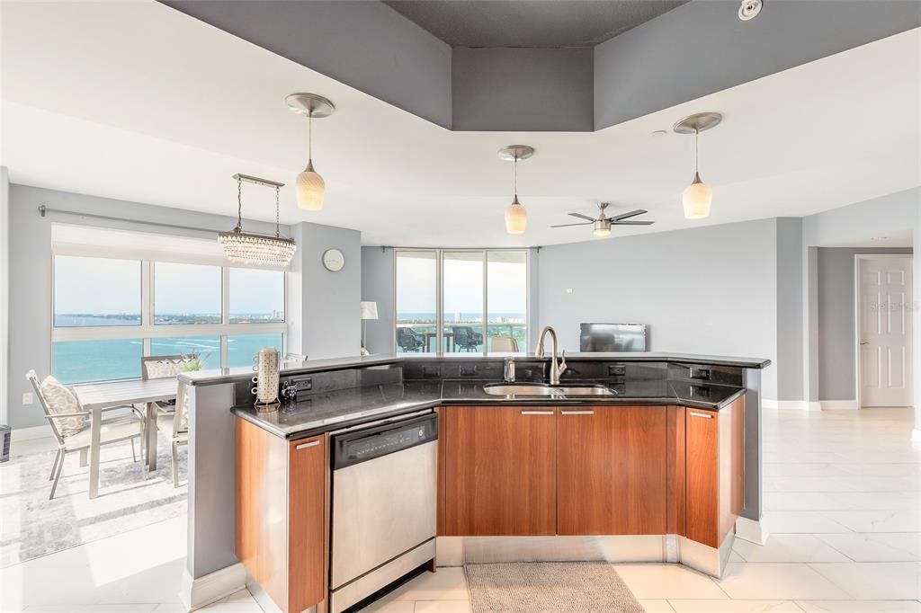 待售: $479,900 (3 贝兹, 3 浴室, 2079 平方英尺)