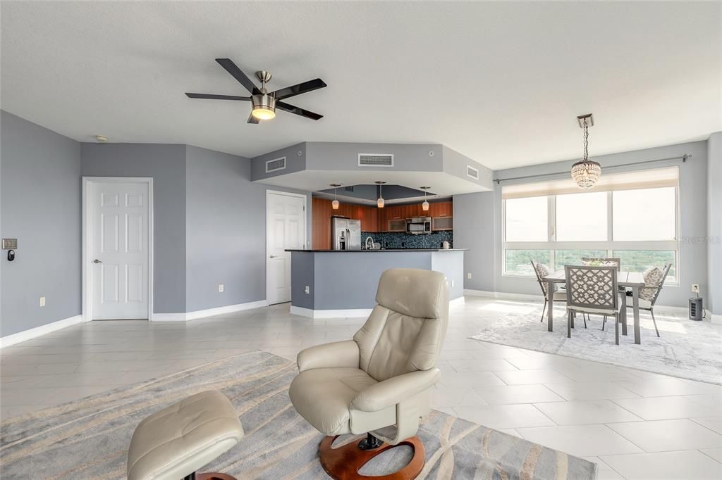 待售: $479,900 (3 贝兹, 3 浴室, 2079 平方英尺)