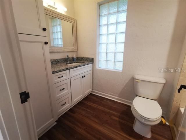 For Rent: $2,800 (3 beds, 2 baths, 1173 Square Feet)