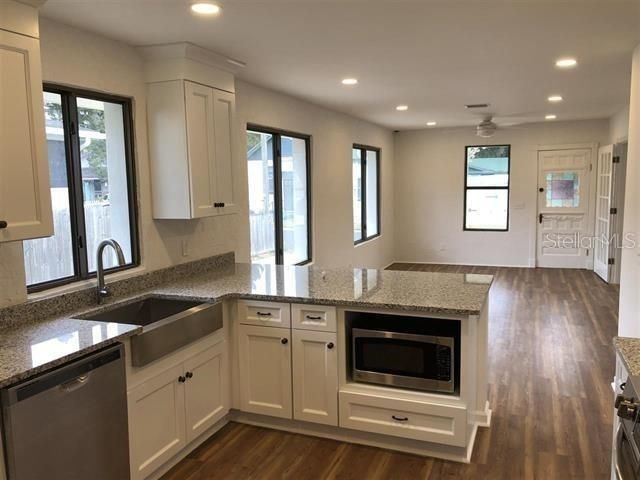 For Rent: $2,800 (3 beds, 2 baths, 1173 Square Feet)