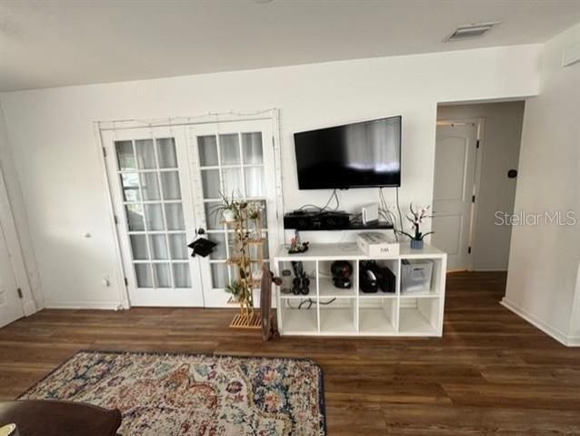 For Rent: $2,800 (3 beds, 2 baths, 1173 Square Feet)