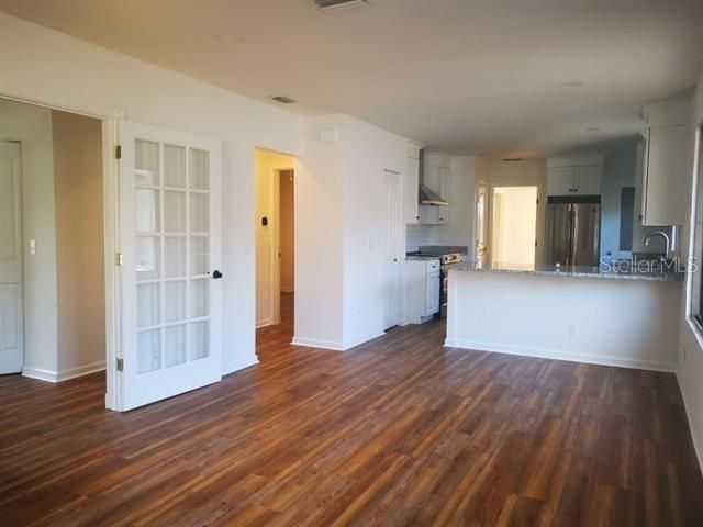 For Rent: $2,800 (3 beds, 2 baths, 1173 Square Feet)