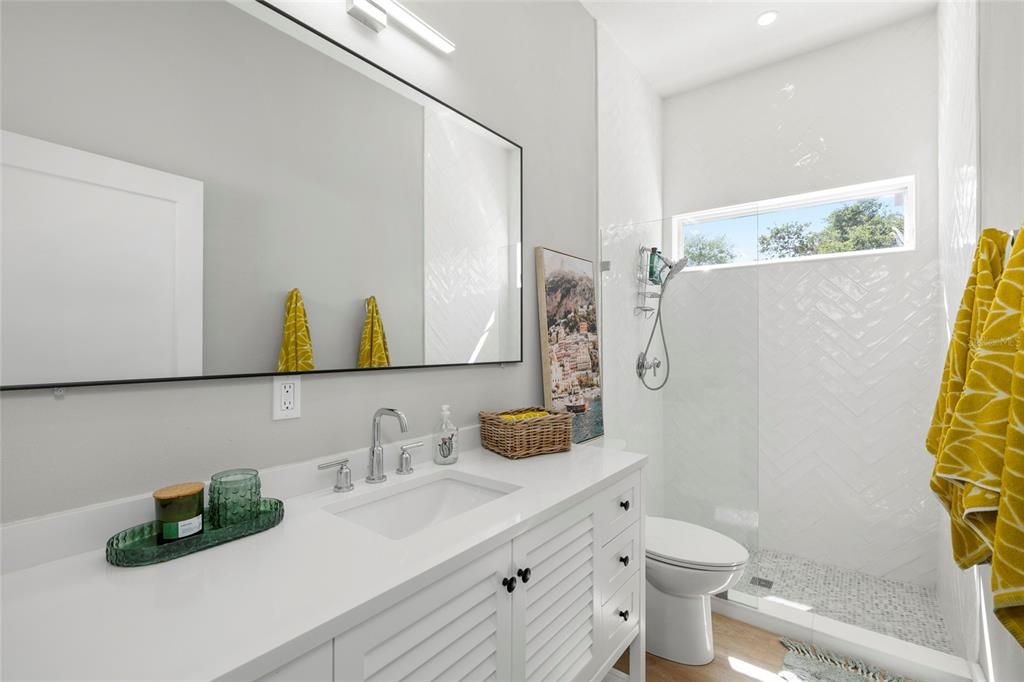 For Sale: $1,260,000 (5 beds, 5 baths, 3514 Square Feet)