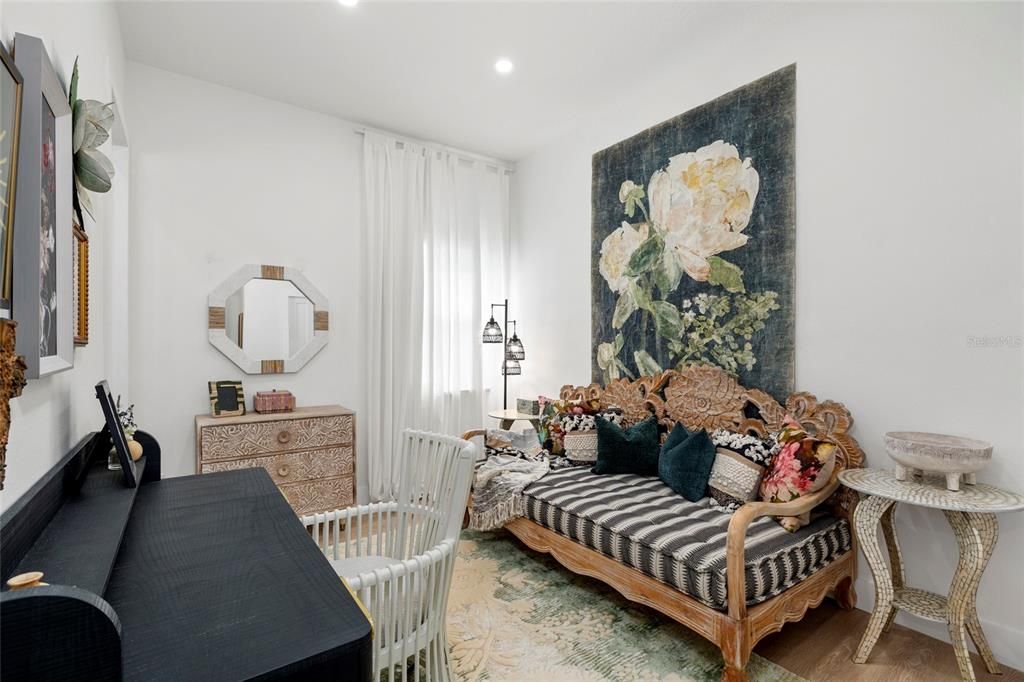 For Sale: $1,260,000 (5 beds, 5 baths, 3514 Square Feet)