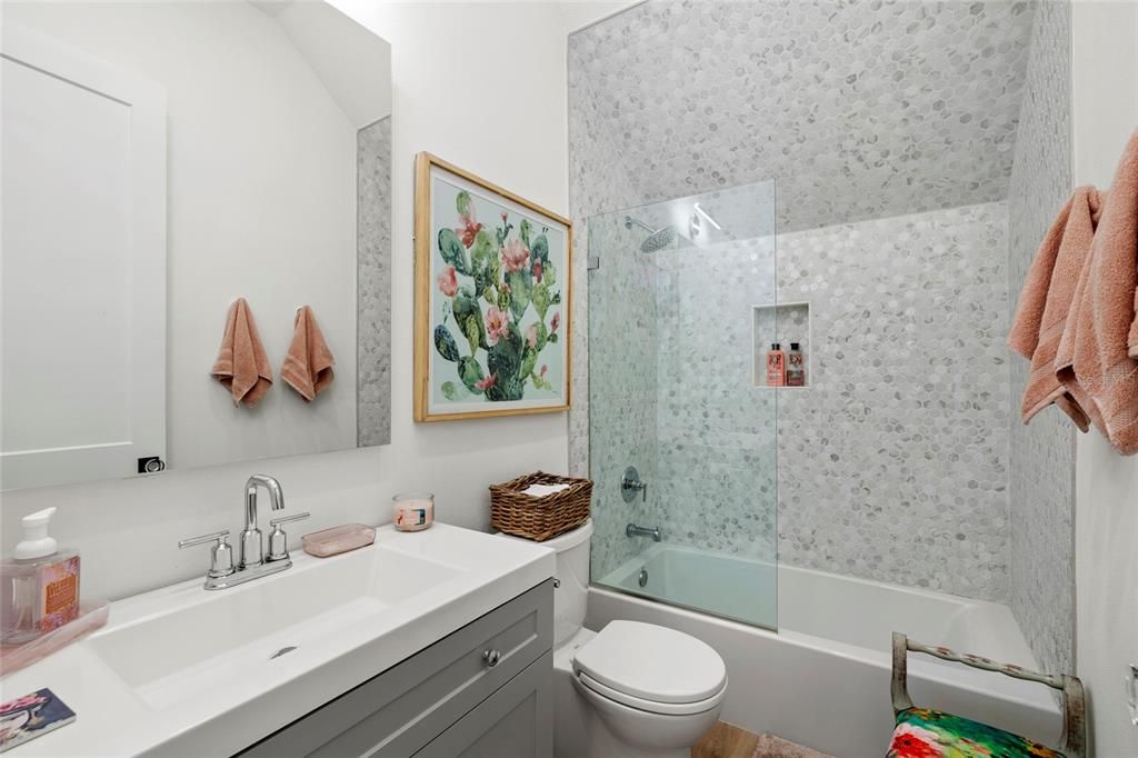 For Sale: $1,260,000 (5 beds, 5 baths, 3514 Square Feet)