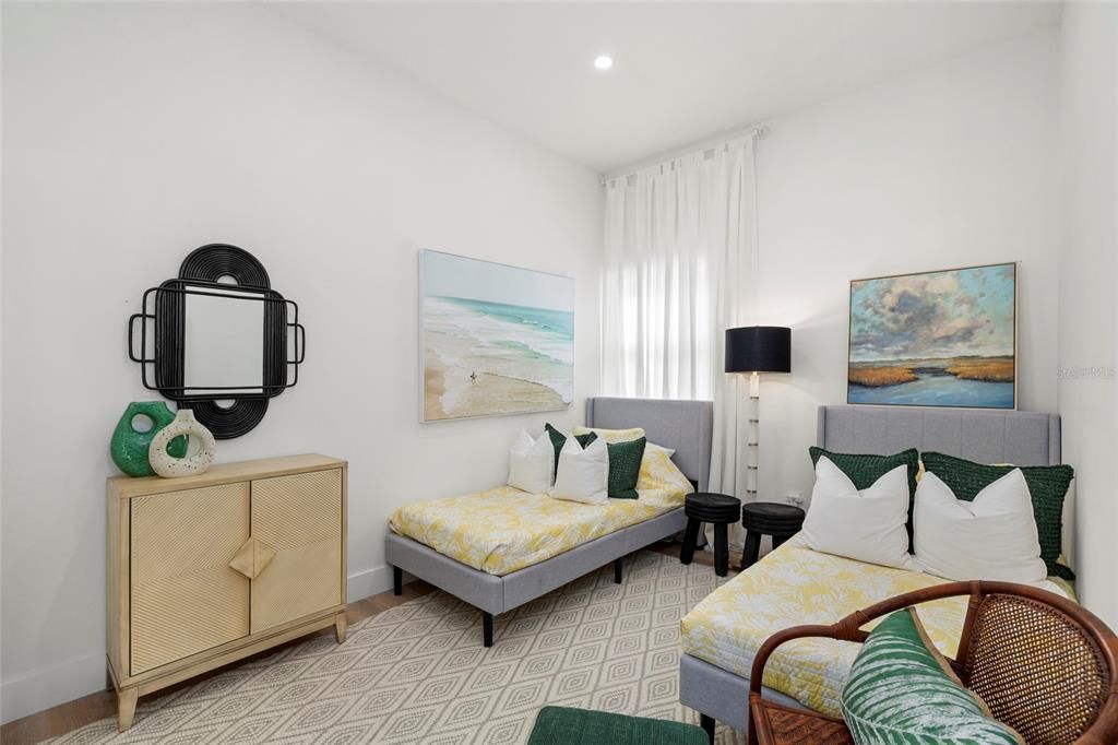 For Sale: $1,260,000 (5 beds, 5 baths, 3514 Square Feet)