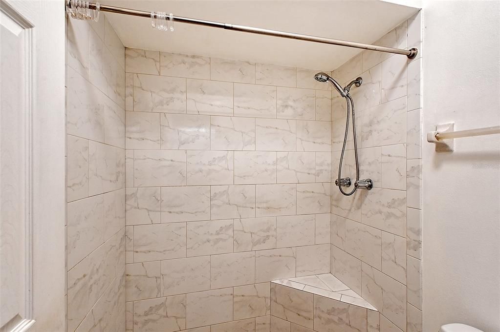 En Venta: $145,000 (2 camas, 2 baños, 1016 Pies cuadrados)