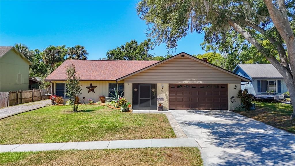 Recently Sold: $449,000 (3 beds, 2 baths, 1730 Square Feet)