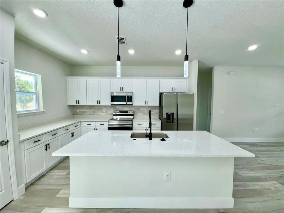 For Sale: $274,990 (3 beds, 2 baths, 1529 Square Feet)