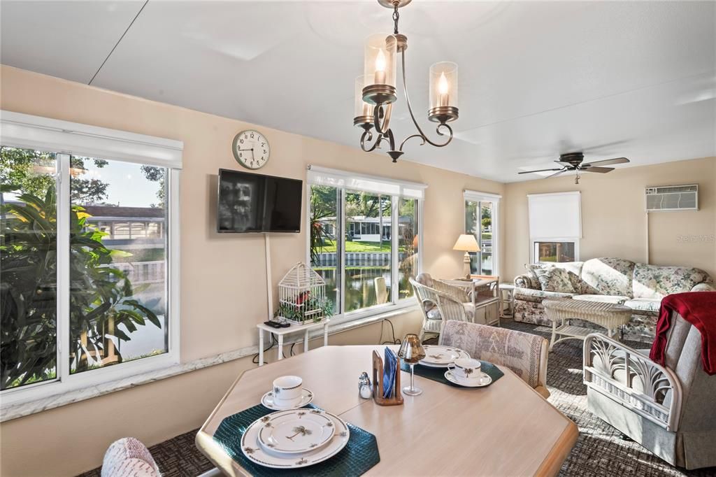 For Sale: $200,000 (2 beds, 2 baths, 1022 Square Feet)