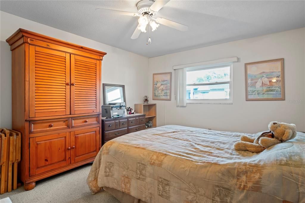 For Sale: $200,000 (2 beds, 2 baths, 1022 Square Feet)