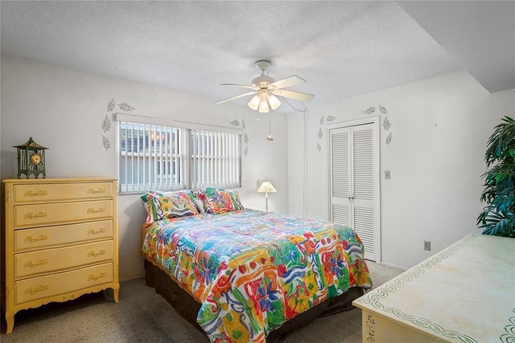 For Sale: $200,000 (2 beds, 2 baths, 1022 Square Feet)