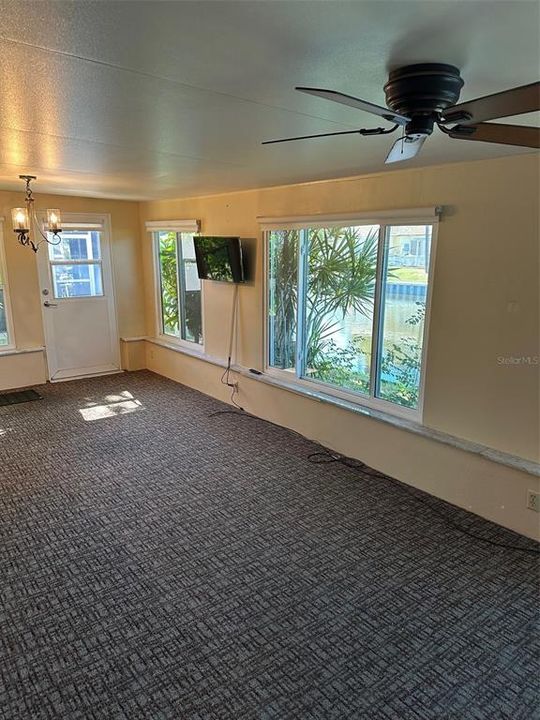 For Sale: $200,000 (2 beds, 2 baths, 1022 Square Feet)