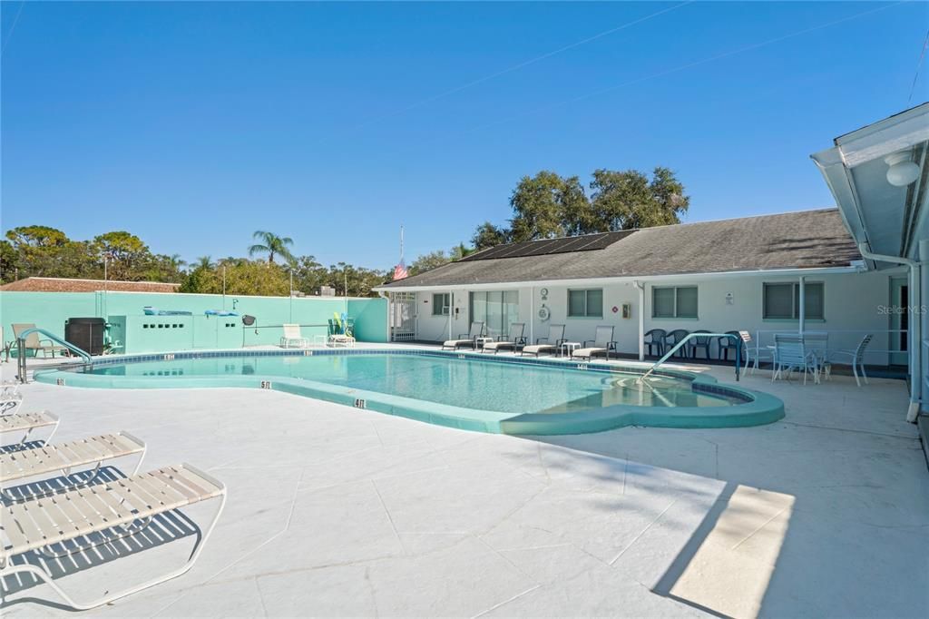 For Sale: $200,000 (2 beds, 2 baths, 1022 Square Feet)