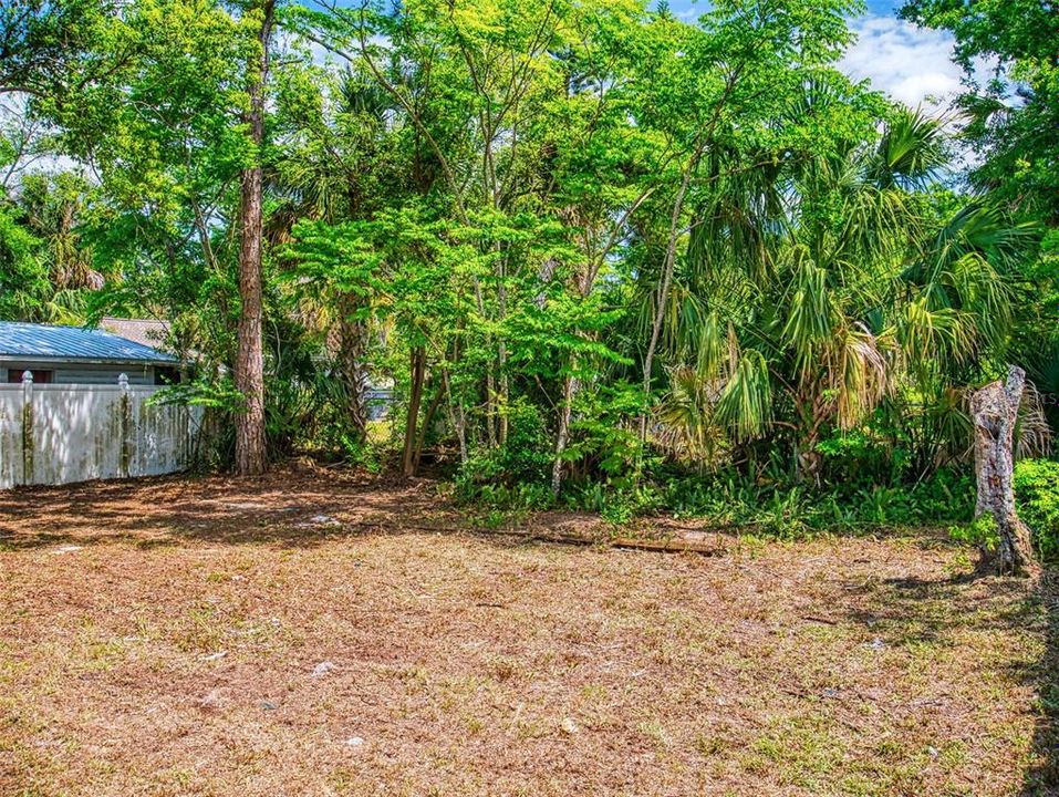 待售: $215,000 (2 贝兹, 1 浴室, 1060 平方英尺)