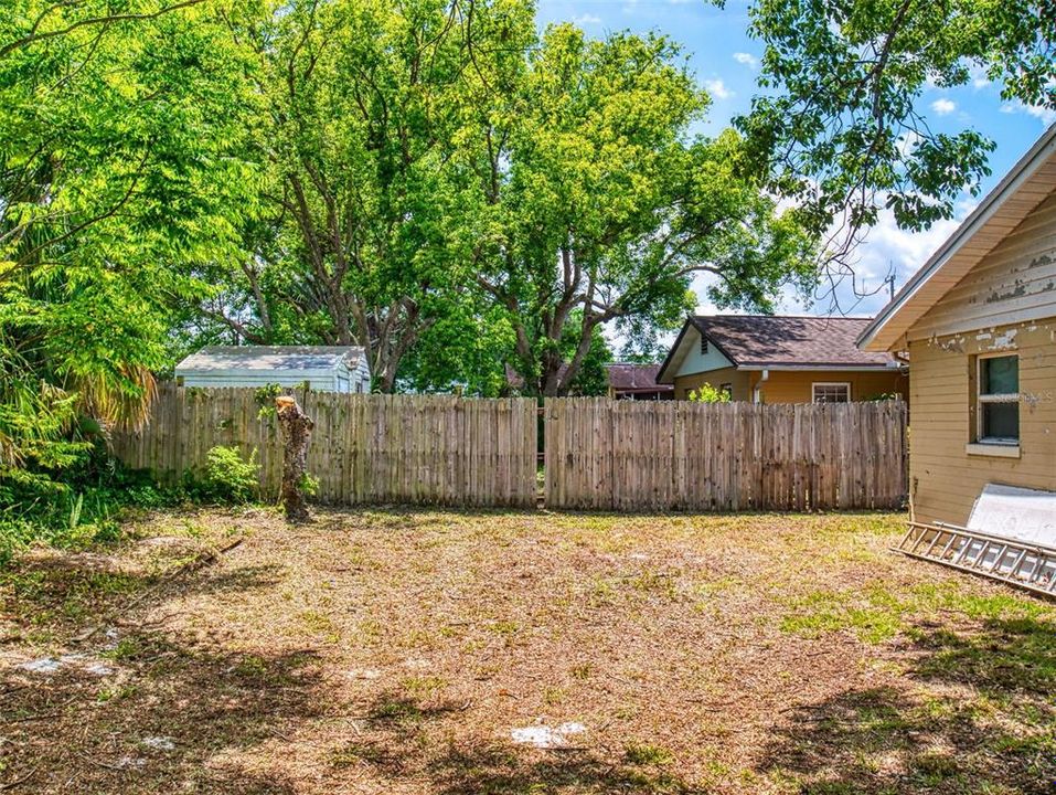 待售: $215,000 (2 贝兹, 1 浴室, 1060 平方英尺)