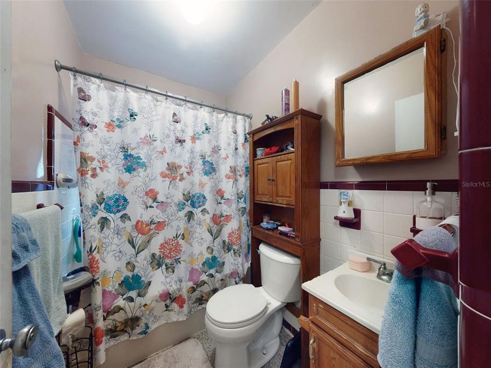 待售: $215,000 (2 贝兹, 1 浴室, 1060 平方英尺)