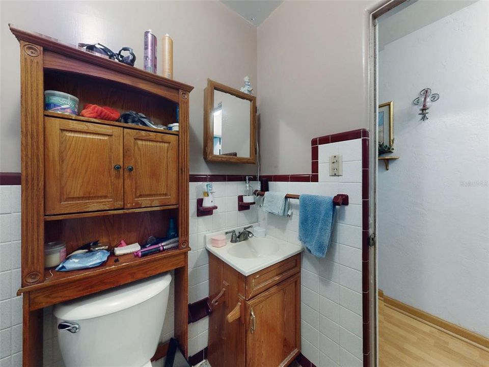 待售: $215,000 (2 贝兹, 1 浴室, 1060 平方英尺)