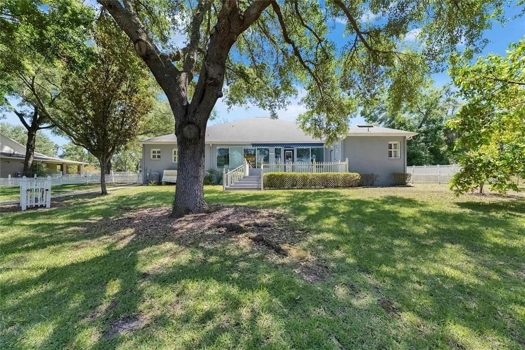 Active With Contract: $799,000 (4 beds, 3 baths, 3921 Square Feet)