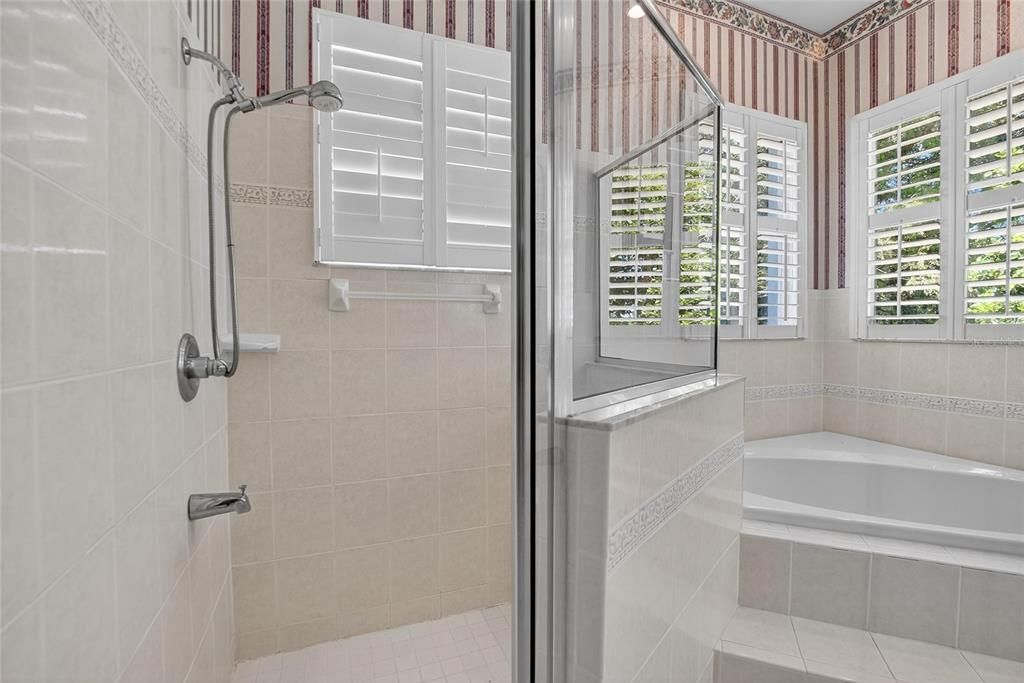 Active With Contract: $799,000 (4 beds, 3 baths, 3921 Square Feet)