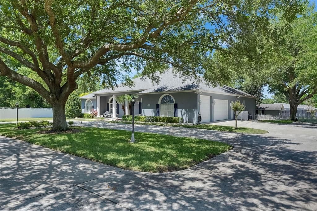 Active With Contract: $799,000 (4 beds, 3 baths, 3921 Square Feet)