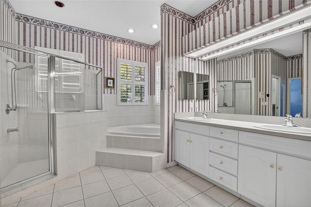 Active With Contract: $799,000 (4 beds, 3 baths, 3921 Square Feet)