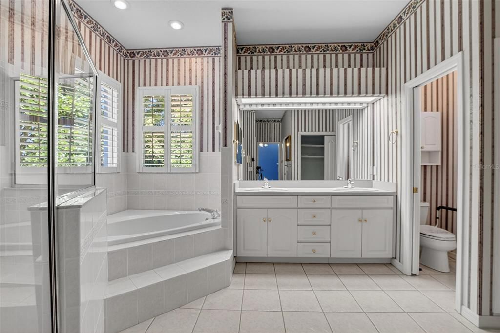 Active With Contract: $799,000 (4 beds, 3 baths, 3921 Square Feet)