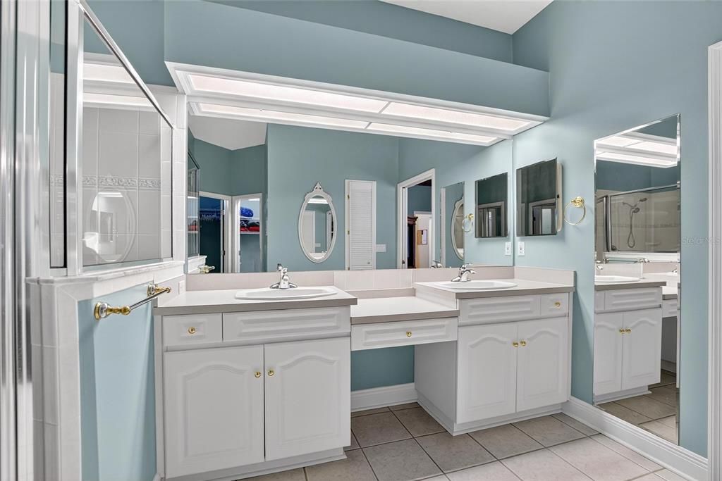 Active With Contract: $799,000 (4 beds, 3 baths, 3921 Square Feet)