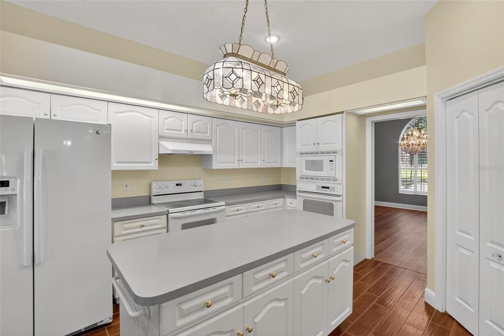 Active With Contract: $799,000 (4 beds, 3 baths, 3921 Square Feet)