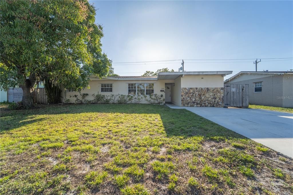 Recently Sold: $540,000 (4 beds, 2 baths, 1501 Square Feet)