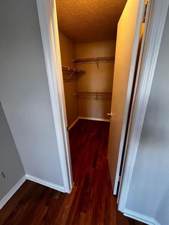 Active With Contract: $1,200 (1 beds, 1 baths, 673 Square Feet)