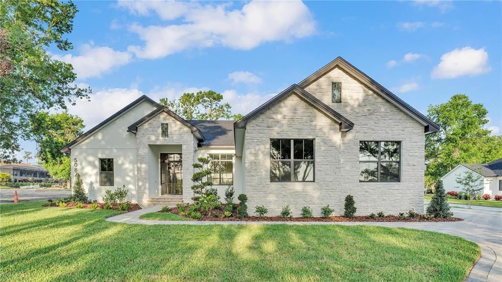 En Venta: $1,239,900 (5 camas, 3 baños, 3275 Pies cuadrados)