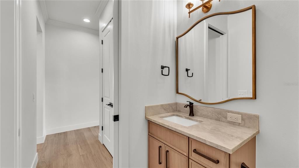 En Venta: $1,239,900 (5 camas, 3 baños, 3275 Pies cuadrados)