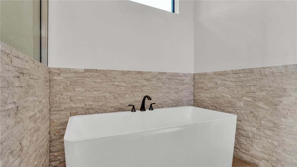 En Venta: $1,239,900 (5 camas, 3 baños, 3275 Pies cuadrados)