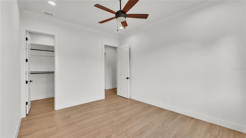 En Venta: $1,239,900 (5 camas, 3 baños, 3275 Pies cuadrados)