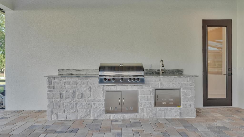 En Venta: $1,239,900 (5 camas, 3 baños, 3275 Pies cuadrados)